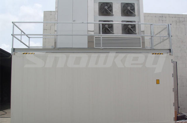 Ice machine and ice storage installed outdoors