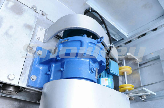 Raking ice storage elevating mechanism
