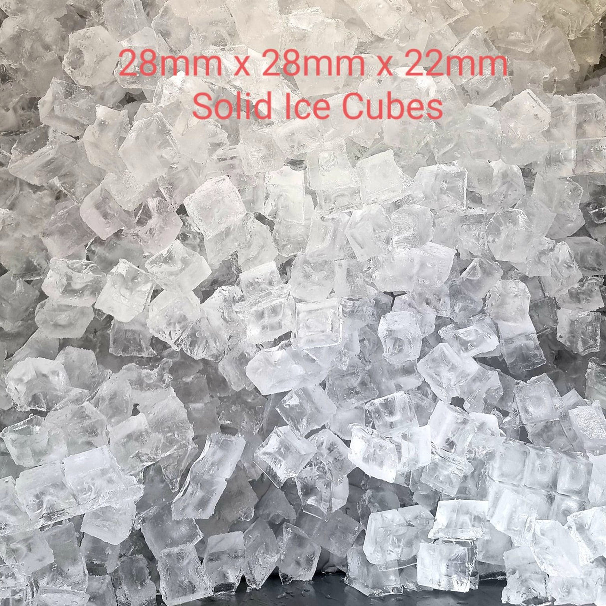 Shot of the ice cubes the ICEPRO 680kg/24hr Commercial Cube Ice Maker Machine can produce.